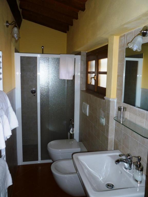 Bacchereto Agriturismo Casa Belvedere الغرفة الصورة